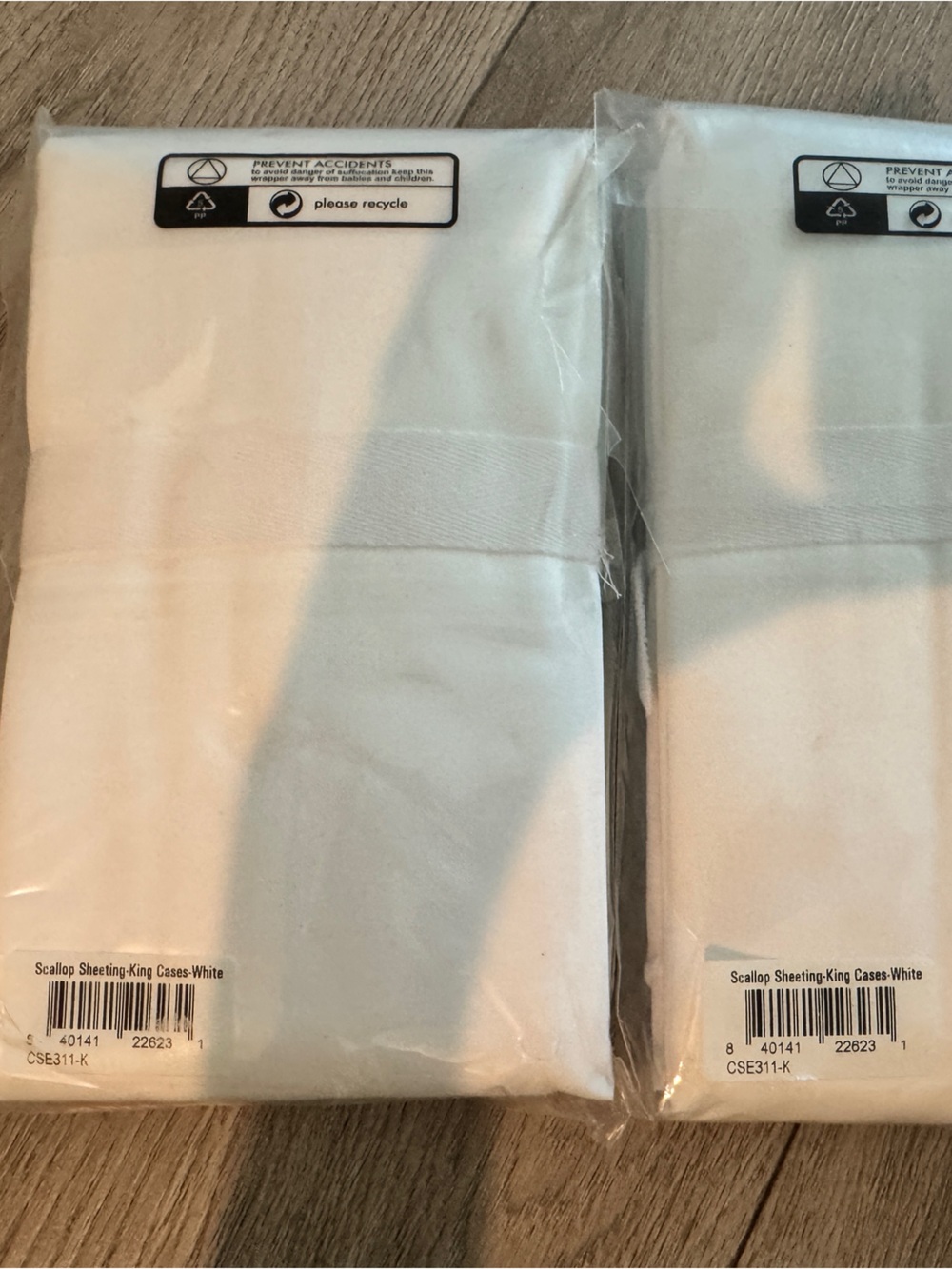 Serena & Lily White Scalloped Pillow Cases King set of 2 - Picture 2 of 2